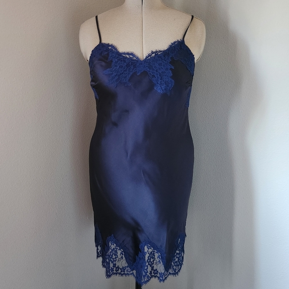 🆕️Lise Charmel- Silk Robe - Picture 12 of 15